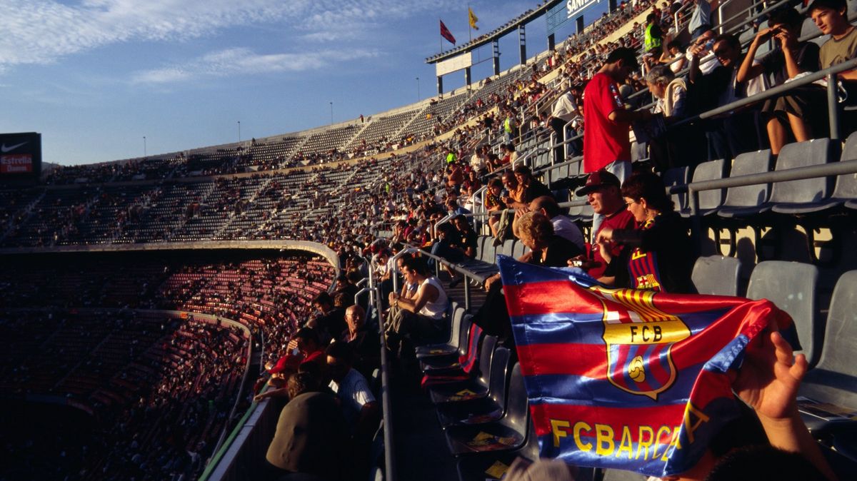 Fanoušci se rozloučili s legendárním barcelonským stadionem Camp Nou